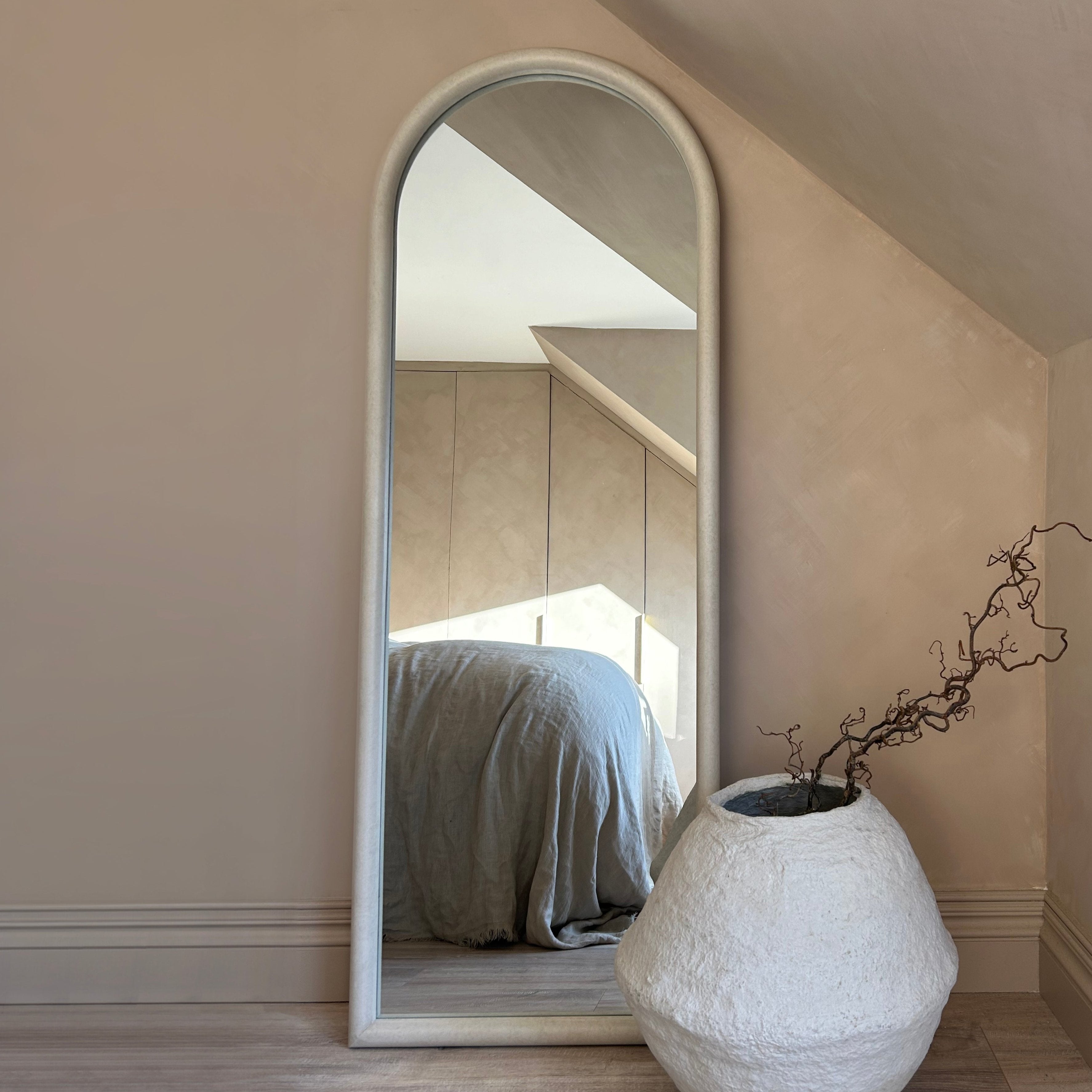 Arched Full-Length Standing Mirror with Concrete Finish Frame (172 x 60 cm)