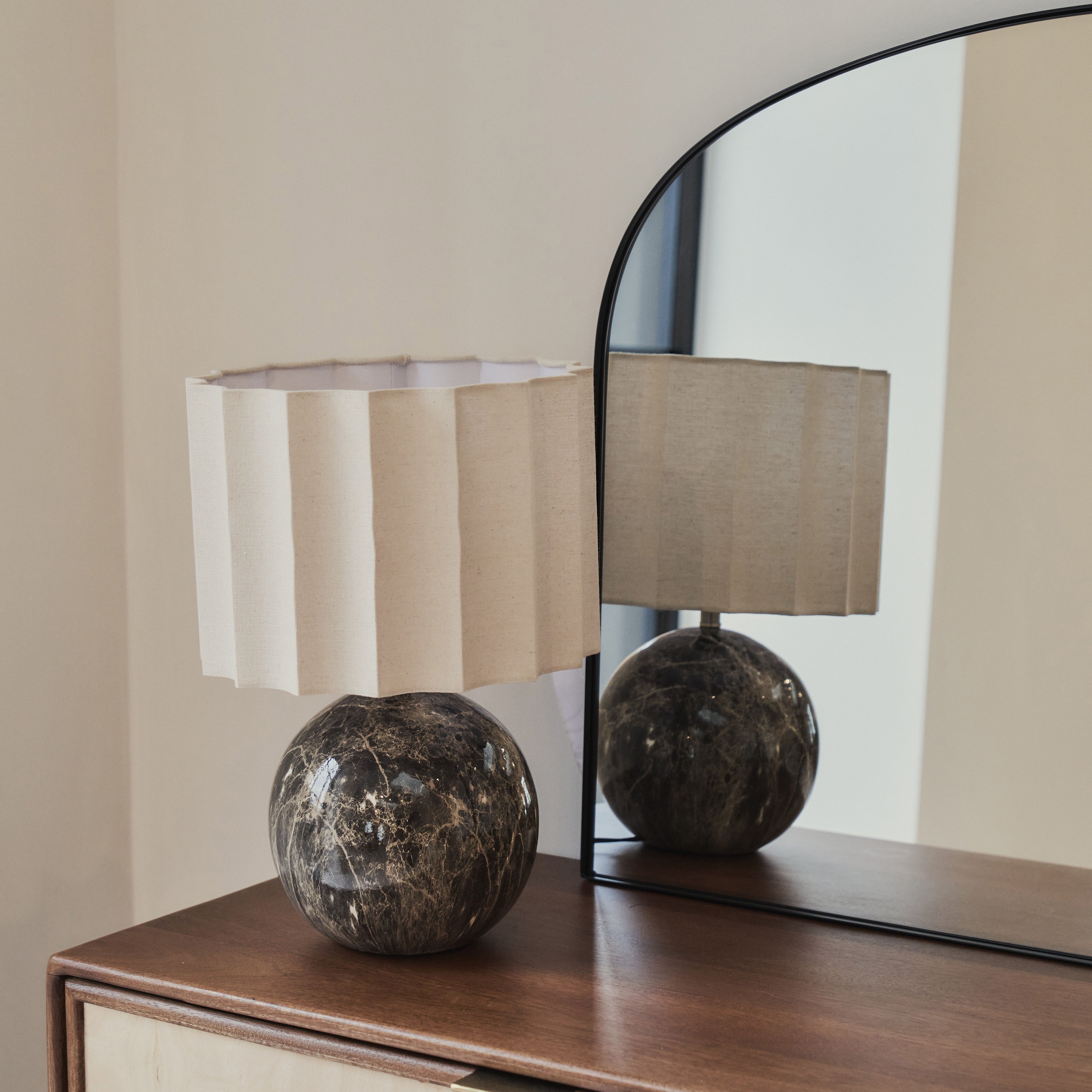 Aria Contemporary Wall Mirror - Matte Black Metal Frame - 100 x 70 cm