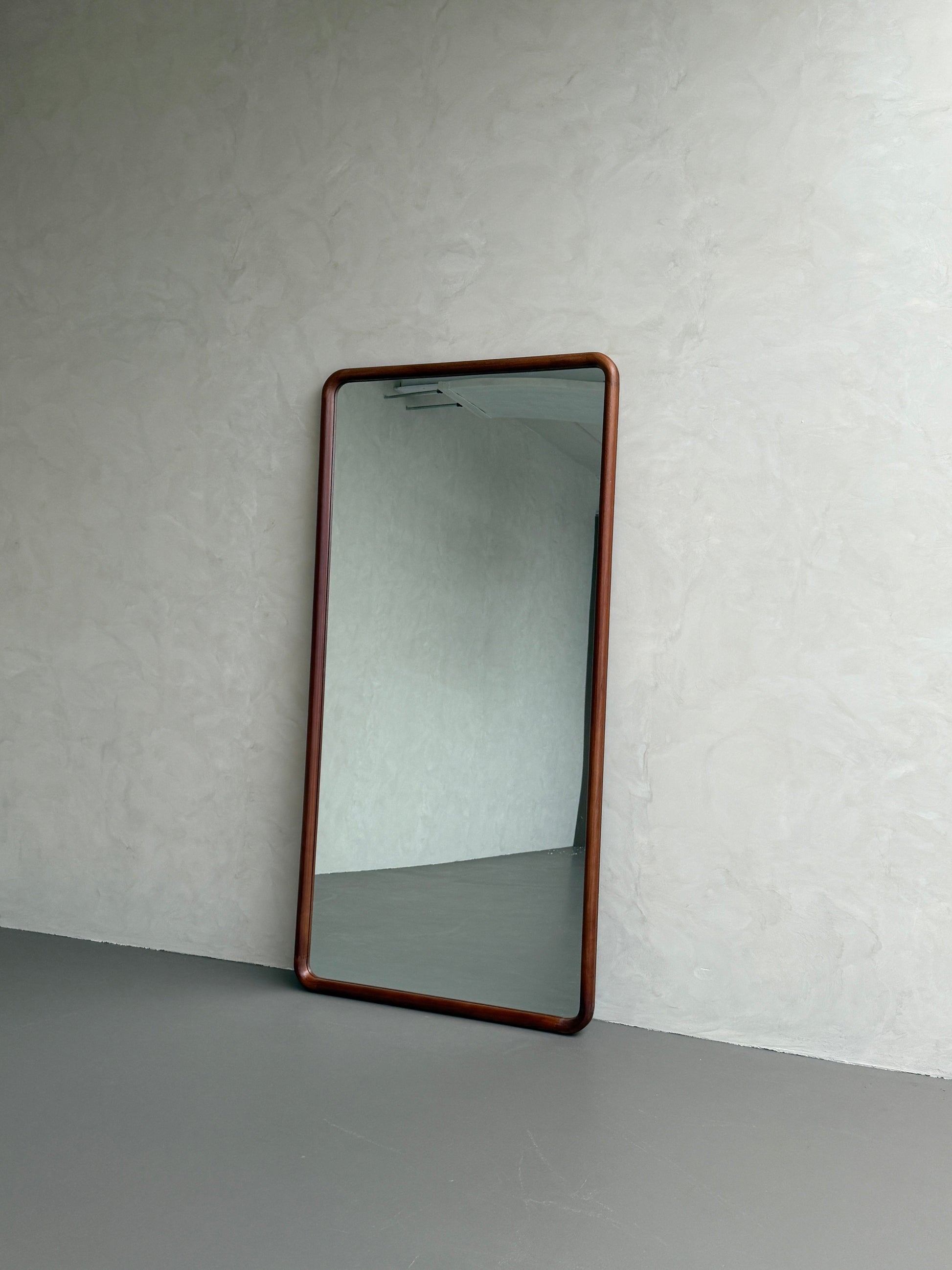 Elin Walnut – Rectangular Solid Wood Floor Mirror 200 x 100 cm Mirrorum