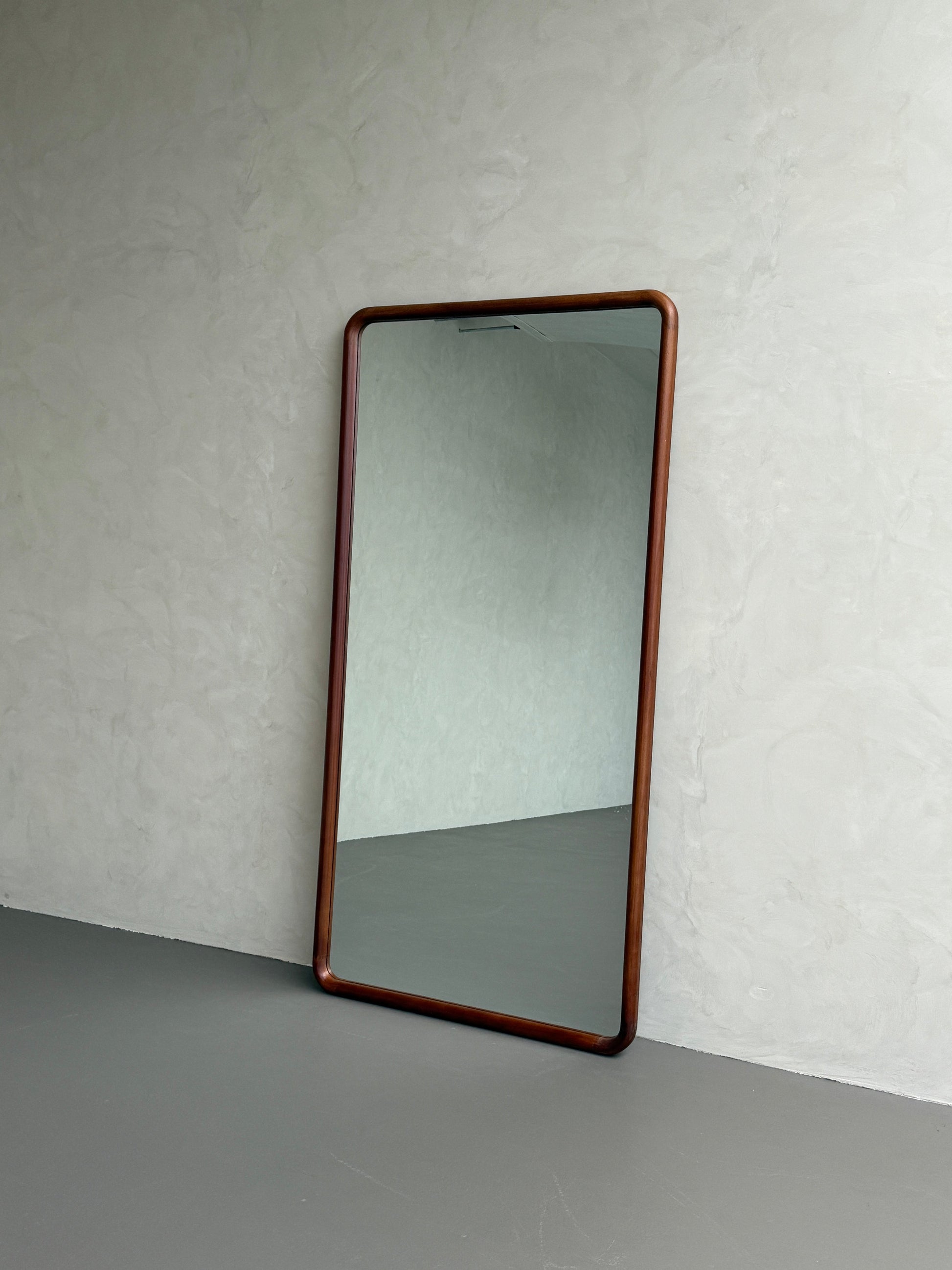 Elin Walnut – Rectangular Solid Wood Floor Mirror 200 x 100 cm Mirrorum