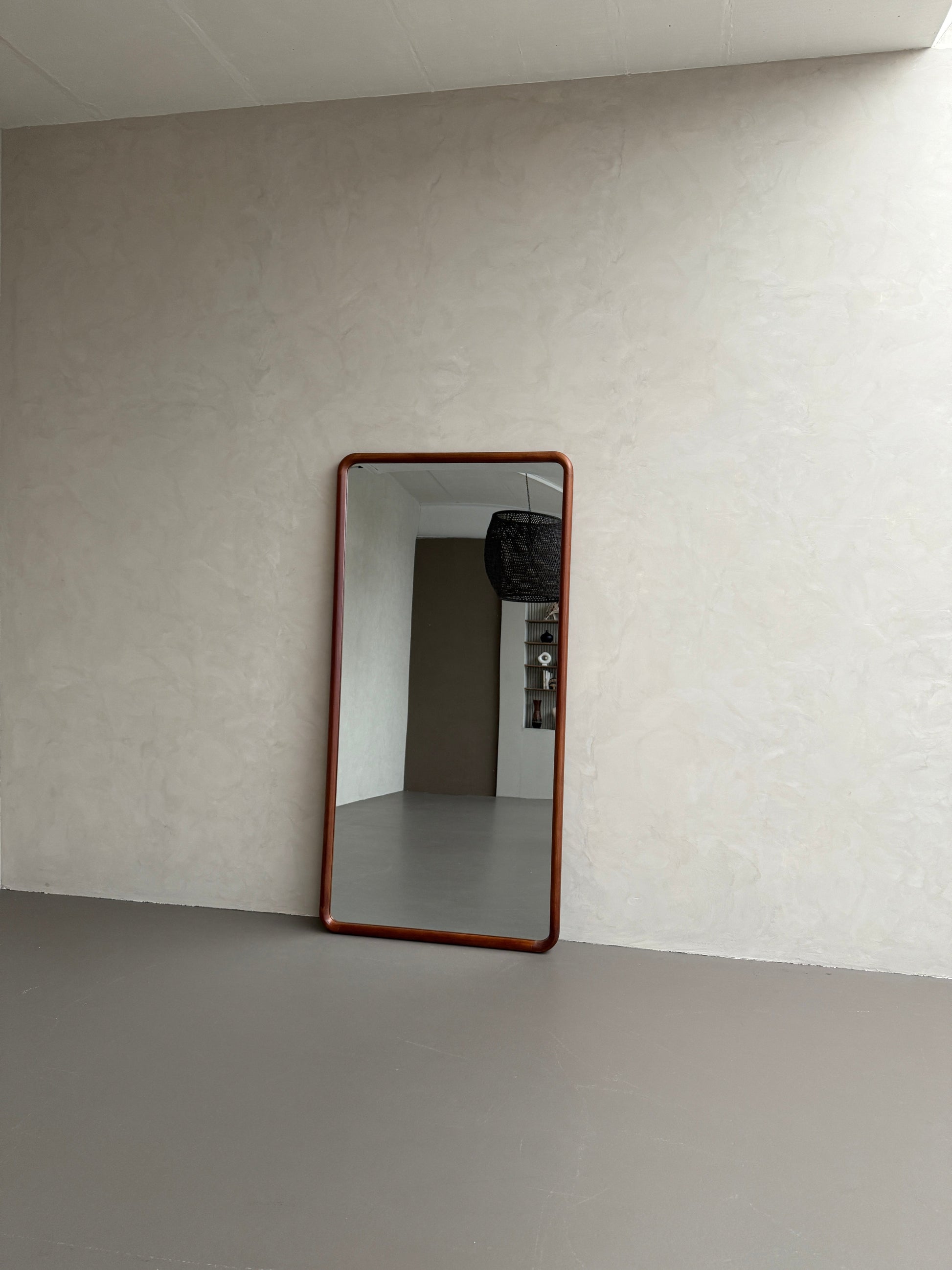 Elin Walnut – Rectangular Solid Wood Floor Mirror 200 x 100 cm Mirrorum