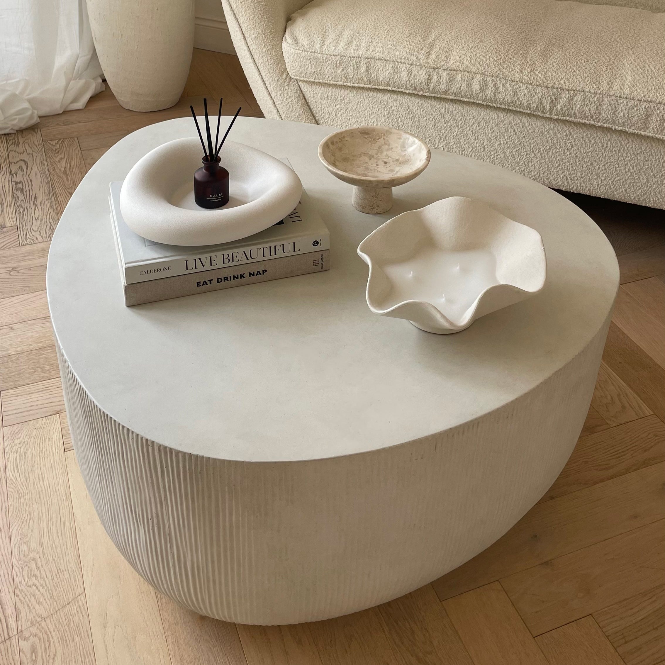 Minimalist Leonardo Coffee Table - Organic Shape Fiber Concrete Statement Piece